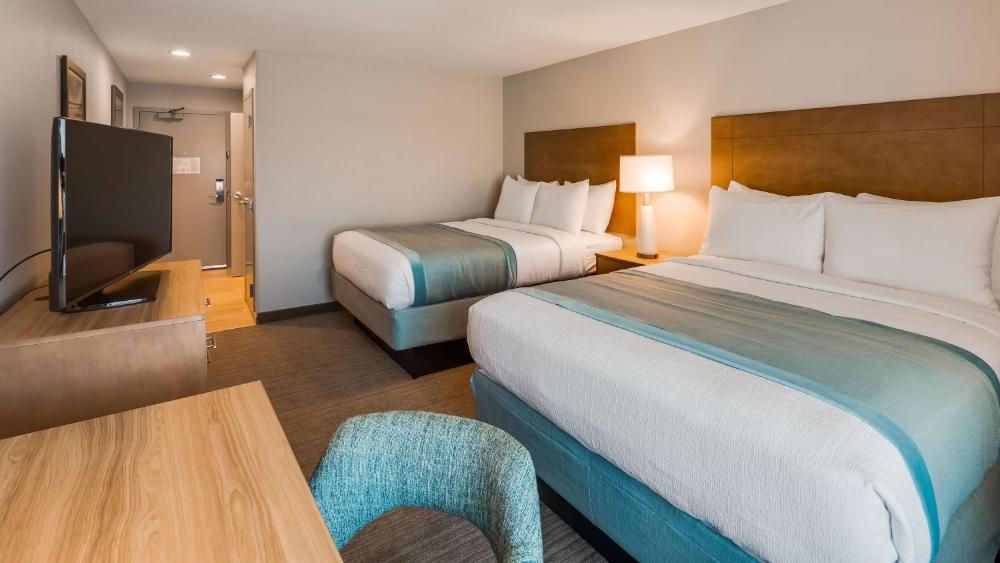Queen Room with Two Queen Beds interior